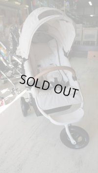 ☆ エアーバギーココ（白）ブレーキ付き　ベビーカー　　Ｂ-982