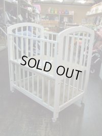 ☆  カトージ　(白）（美品）ミニ ハイベビーベッド  BB-597