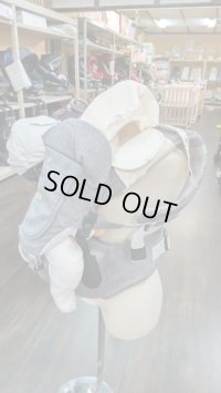 ☆ ベビーアンドミー（美品）抱っこひも 　☆ D-612