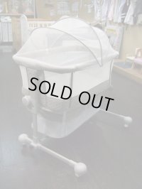 ☆ マット付き蚊帳付き・キャスター付きベビーベッド　BB-946