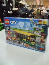 ☆  超希少商品 レゴ (LEGO) シティ 60154 バス停留所（未使用）おもちゃ Ｏ-4610