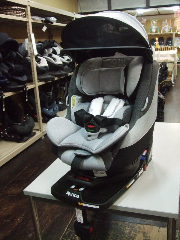 画像1: ☆ アップリカ クルリラ　ISOFIX＋シートベルト対応　チャイルドシート ☆ C-2240