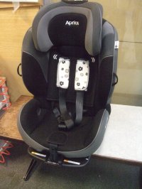 ☆ アップリカ　フォームフィット（黒・グレー）ISOFIXジュニアシートJS-712