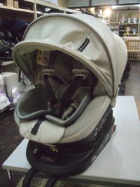 ☆エールベベ・クルット 5i グランス isofix（グラングレージュ）チャイルドシート☆ C-2385