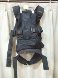☆ベビービョルン（メッシュ・チャコールグレー）抱っこひも　D-1067