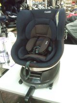 ☆コンビ クルムーヴISOFIX（紺）チャイルド シート☆ C-2404