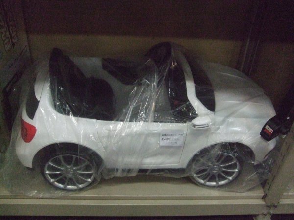 画像1: ☆ 電動乗用ラジコンカー(美品)おもちゃ O-5068