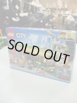 画像: ☆  超希少商品 レゴ (LEGO) シティ 60154 バス停留所（未使用）おもちゃ Ｏ-4610