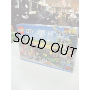 画像: ☆  超希少商品 レゴ (LEGO) シティ 60154 バス停留所（未使用）おもちゃ Ｏ-4610
