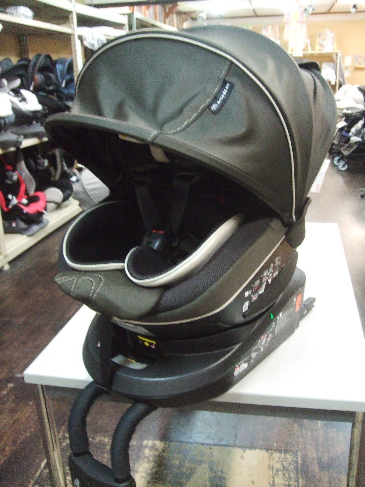 画像1: ☆ エールベベ・クルット 5i グランス isofix（茶Ａ）チャイルドシート  ☆ C-2244