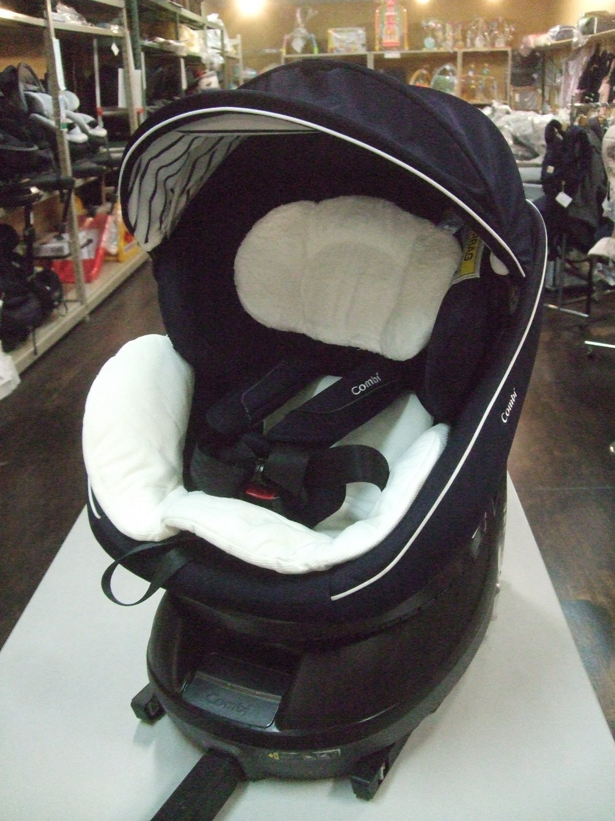 ☆コンビ クルムーヴスマートISOFIXエッグショック JJ-600（紺