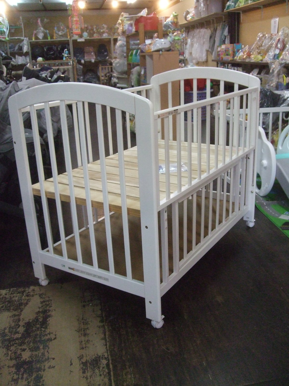 画像1: ☆ カトージ （白）ベビーベッド BB-1351